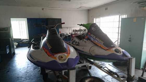 2 X polaris jet skis