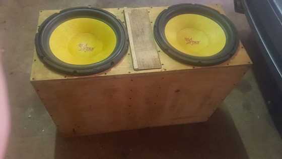 2 x Star Sound Yellow Cone Subs