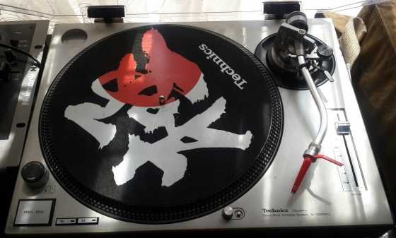 2 x Technics SL-1200MK2 turntables for sale