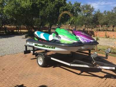 2 x yamaha XL700 jetski