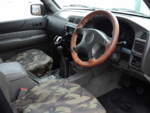 2000 Nissan Patrol 4.5 GRX 4 x 4 7-Seater Station