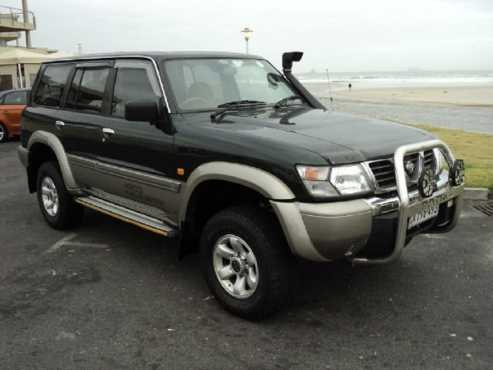 2000 Nissan Patrol 4.5 GRX 4 x 4 7-Seater Station