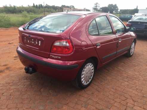 2000 renault megane 1.6 rxe hatchback