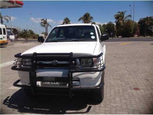 2000 Toyota Hilux 2700i DCab 4X4 Raider