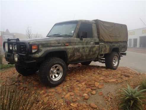 2000 Toyota Land Cruiser Pick-up 4.5