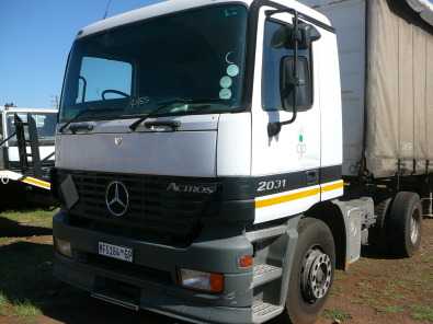 2001 MERCEDES BENZ 2031 TRUCK TRACTOR