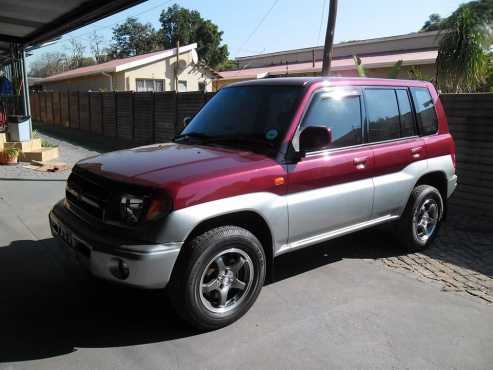 2001 MITSUBISHI PAJERO