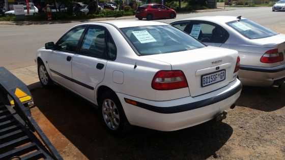 2001 Volvo S40 2.0L Automatic