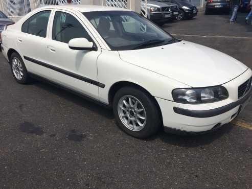 2001 Volvo S60 2.4i 137000kms R69,900.00