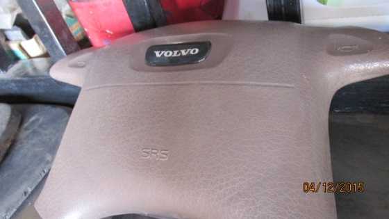 2001 Volvo V40 steering airbag