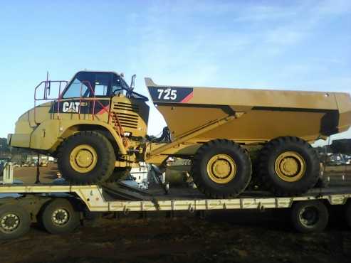 2002 CAT 725 ADT