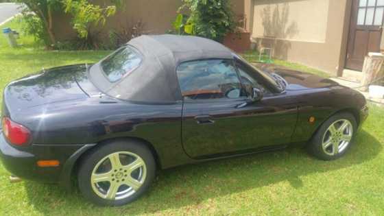 2002 Mazda MX5