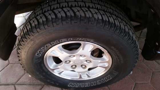 2002 MITSUBISHI PAJERO GLS DID (DIESEL) AUTOMATIC FOR SALE