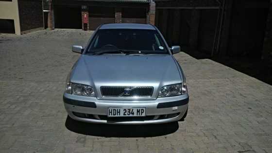 2002 Volvo S40 T4