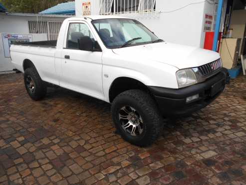 2003 Mitsubishi Colt 2400i 4x4 Trailbuster PU SC - R59 900.00