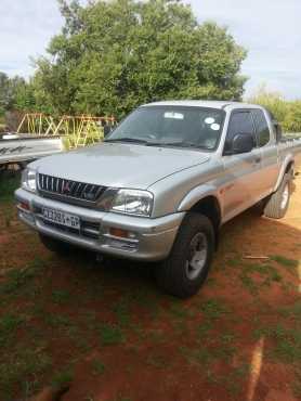 2003 Mitsubishi Colt Club Cab - Negotaible