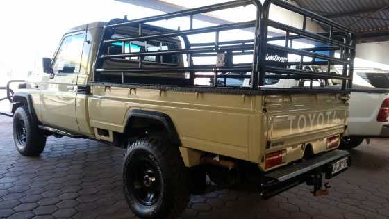 2003 Toyota Land Cruiser 4500 EFI  4WD, 24 Valve - Single cab, Pick up for sale Winch, cattle rail
