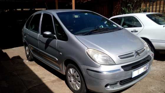 2004 Citroen Xsara Picasso2.0 HDI R38000