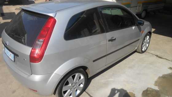 2004 FORD FIESTA