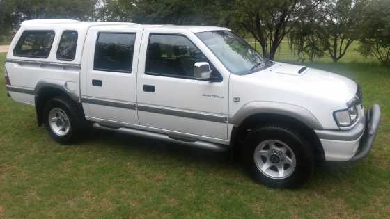 2004 ISUZU KB 300 TDi LX DOUBLE CAB 4x2 MANUEL.IMMACULATE CONDITION