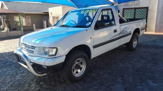 2004 Isuzu KB220 LE 4x4