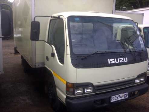 2004 Isuzu NPR300 3ton with volume body