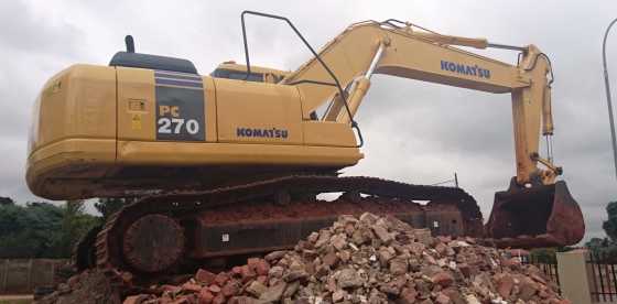 2004 Komatsu PC270 Excavator - 27 Ton