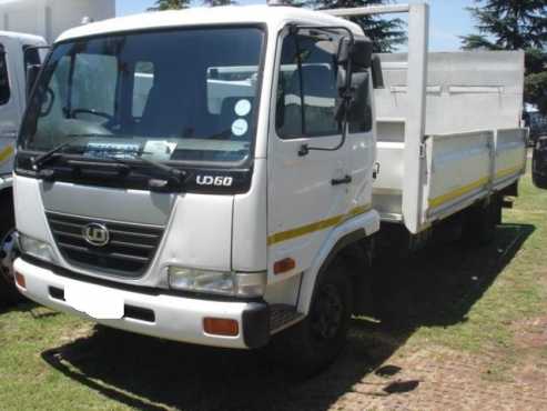 2004 Nissan UD60 Dropside