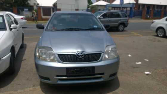 2004 Toyota Runx 1.4 Rt in excellent condition with very low km