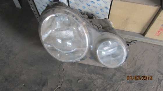 2004 Vw Polo right headlight