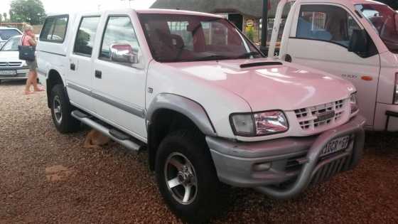 2004 White Isuzu 3.0 dcab