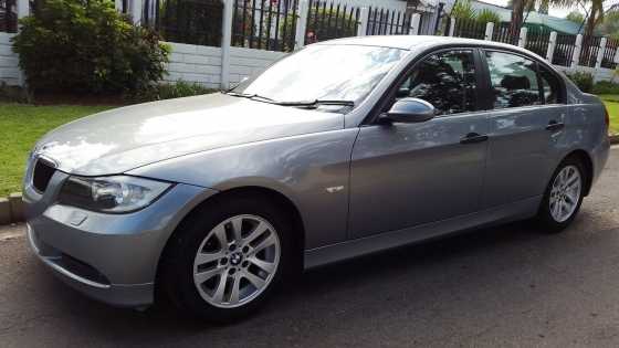 2005 BMW E90 320i 3-Series Sedan