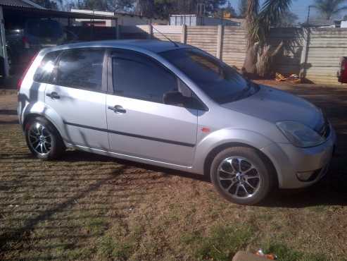 2005 Ford Fiesta 1.6i Ghia Sport