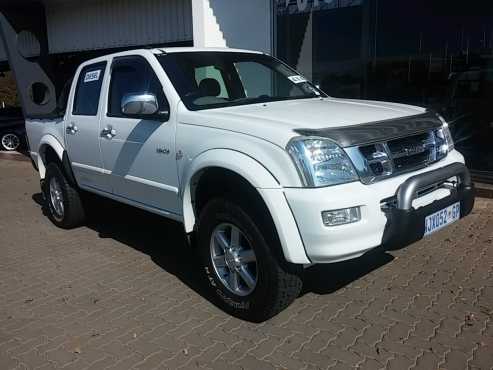 2005 Isuzu - KB 300 TDi LX Double Cab 4x4 Facelift which has done 168000 km