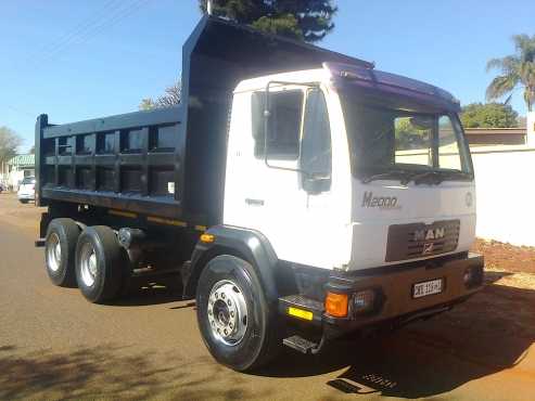 2005 MAN M2000 10 cubic Tipper