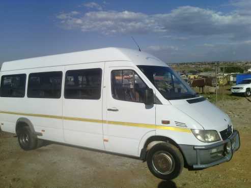 2005 Mercedes benz 416 Sprinter bus