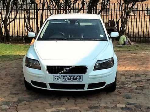 2005 Volvo S40  2.4i For Sale or to swop for a bakkie