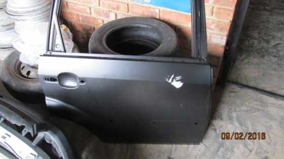 2006 Ford Fiesta right rear door shell new