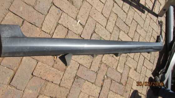 2006 Ford Focus left sill cover