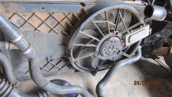 2006 Ford Focus radiator fan