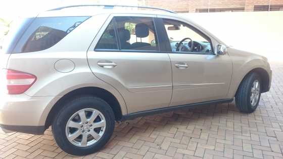 2006 Ml 350 automatic champagne colour SUV