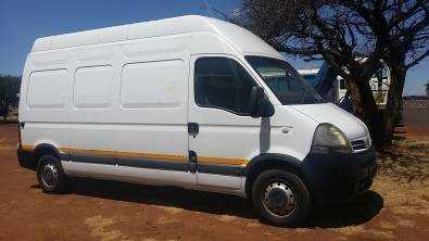 2006 NISSAN INTERSTAR