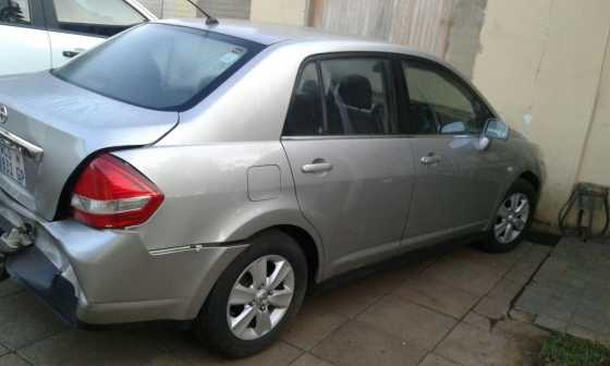 2006 Nissan Tiida accident damaged