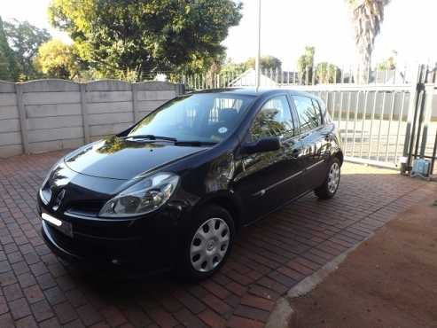 2006 Renault Clio III 1.6i Full house in Immaculate condition with FSH