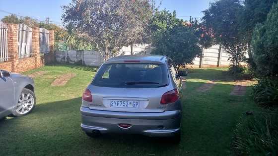 2006 Renault Megane 1.6 attraction R55000   118000Km