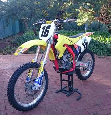 2006 Suzuki RMZ 250 - Dirt bike