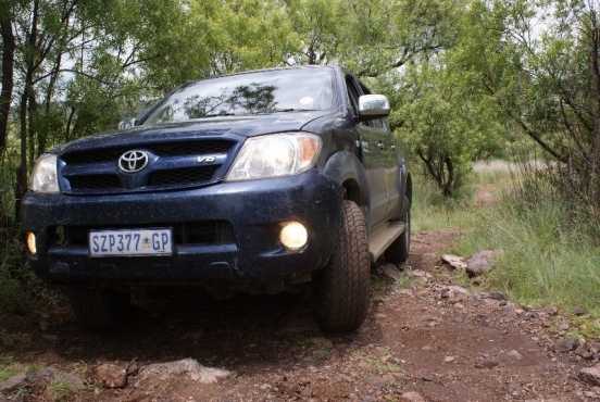 2006 Toyota 4.0L Hilux Double Cab 1,275 km Long Range Tank