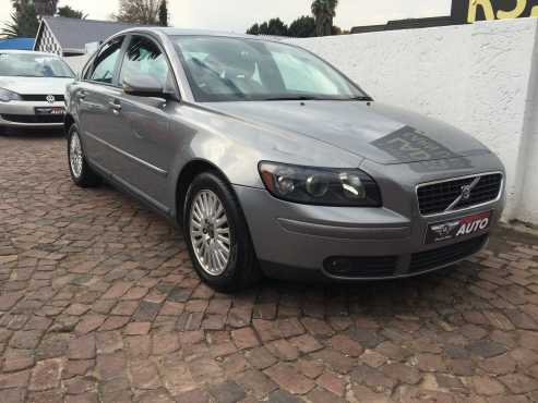 2006 Volvo S40 2.0,sunroof,Full house,Safest car in the world,very good condition