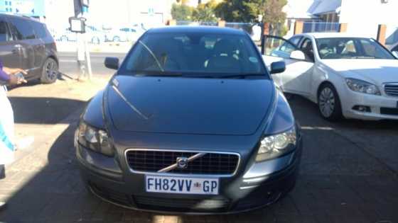 2006 Volvo S40 T5 for sale in good condition for R 69999