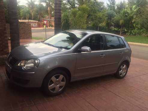 2006 VW Polo Comfortline 1.6 with leather interior.